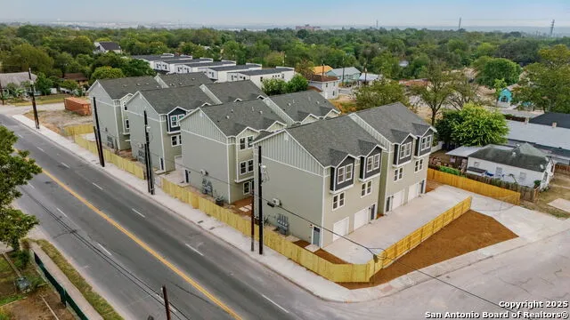 1502 S Walters San Antonio, TX 78210