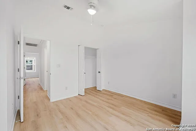 1502 S Walters San Antonio, TX 78210