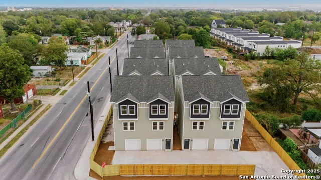 1502 S Walters San Antonio, TX 78210