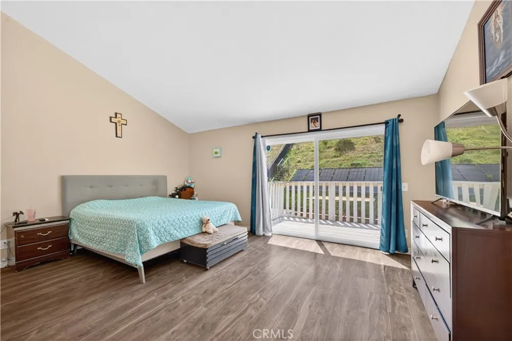 7726 Whitney Drive Jurupa Valley, CA 92509