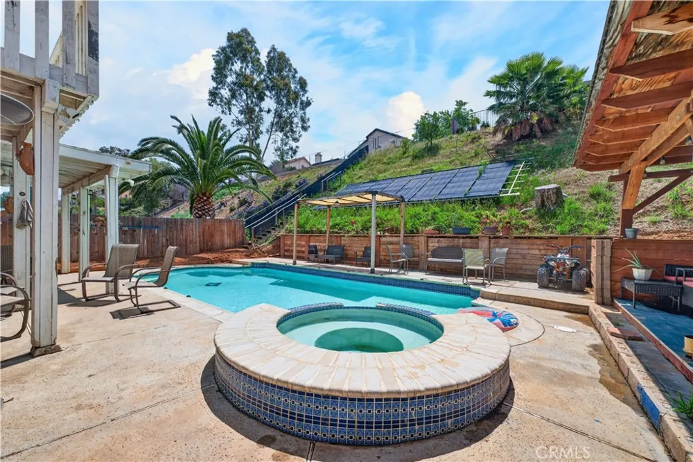 7726 Whitney Drive Jurupa Valley, CA 92509