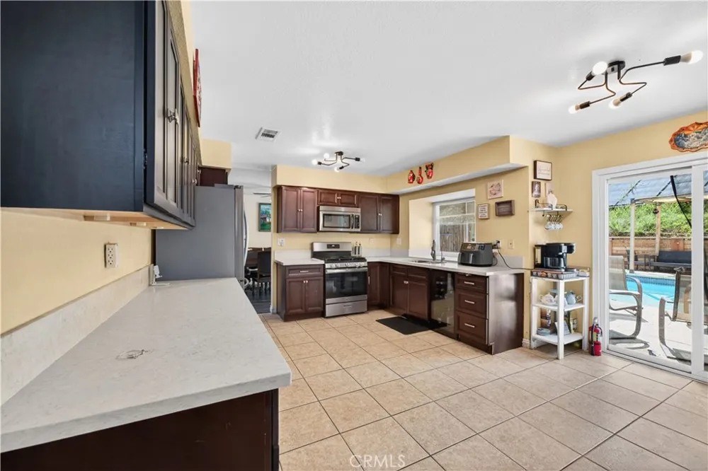 7726 Whitney Drive Jurupa Valley, CA 92509