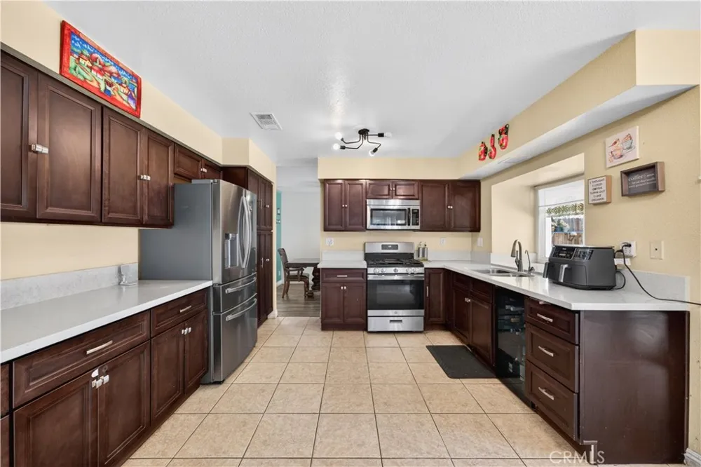 7726 Whitney Drive Jurupa Valley, CA 92509