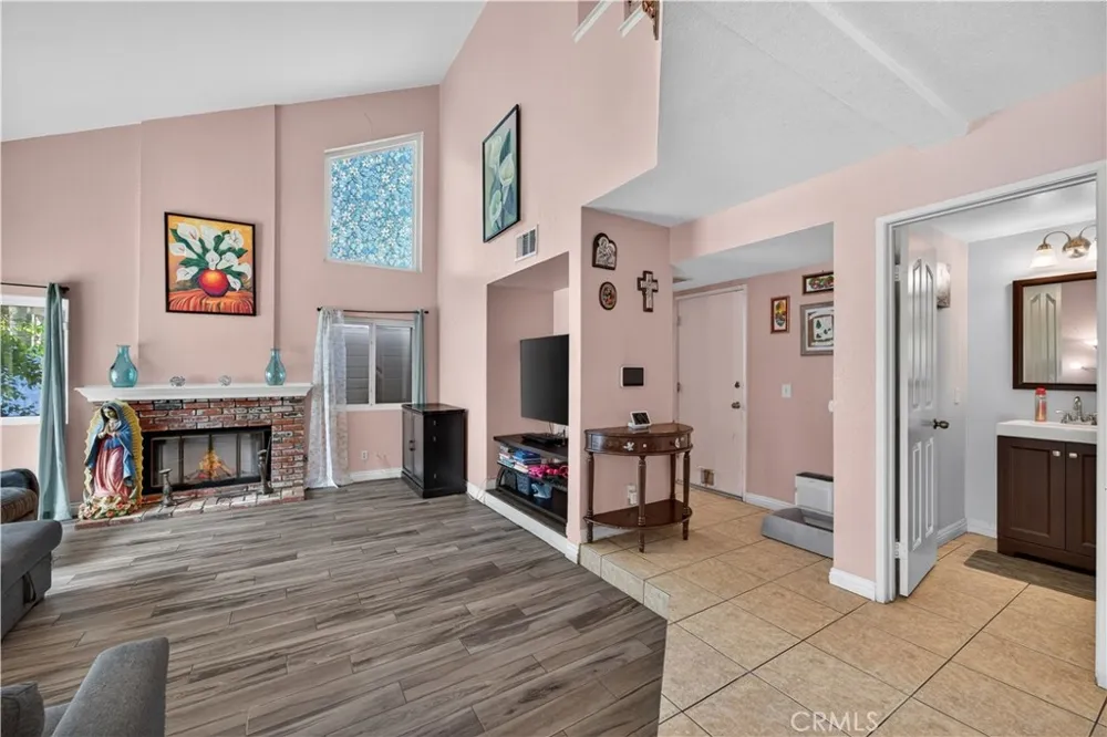 7726 Whitney Drive Jurupa Valley, CA 92509