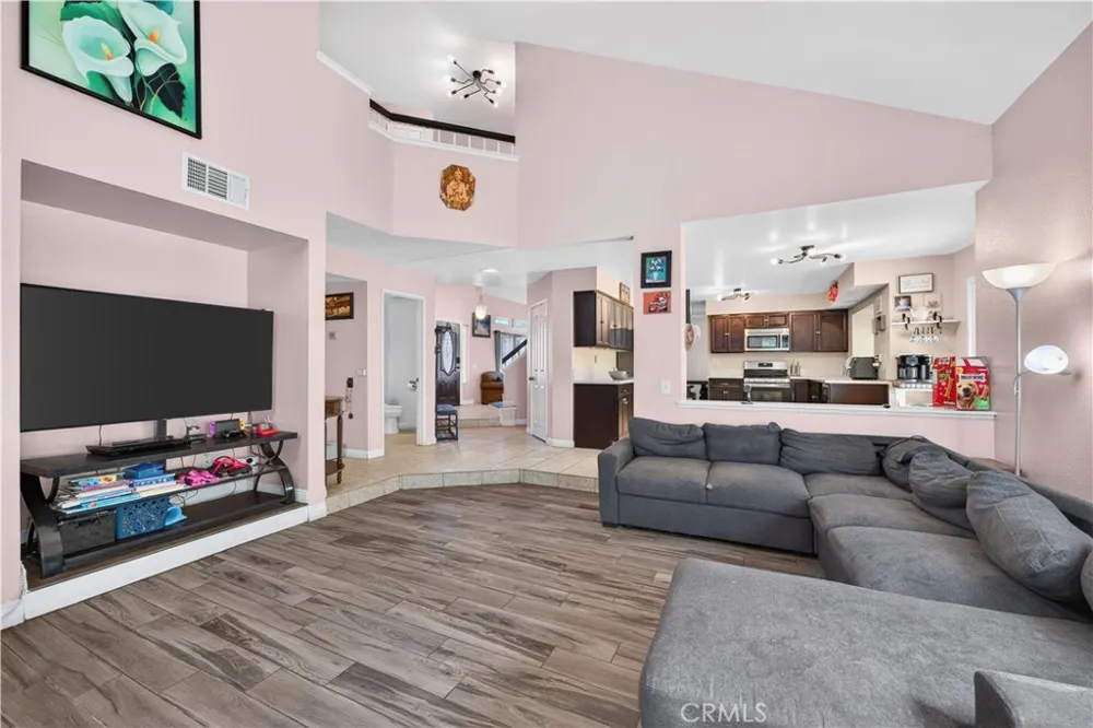 7726 Whitney Drive Jurupa Valley, CA 92509