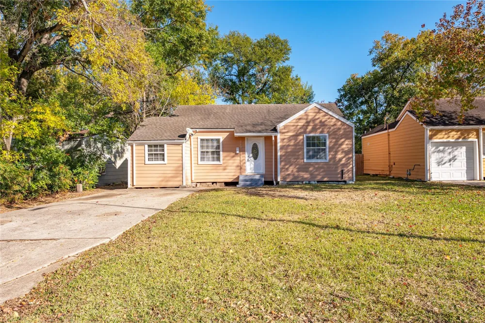 715 Center Street Pasadena, TX 77506