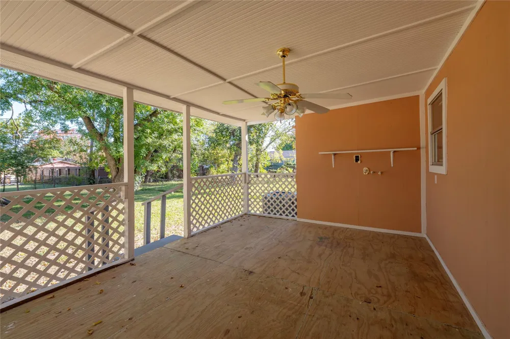 715 Center Street Pasadena, TX 77506