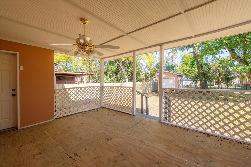 715 Center Street Pasadena, TX 77506