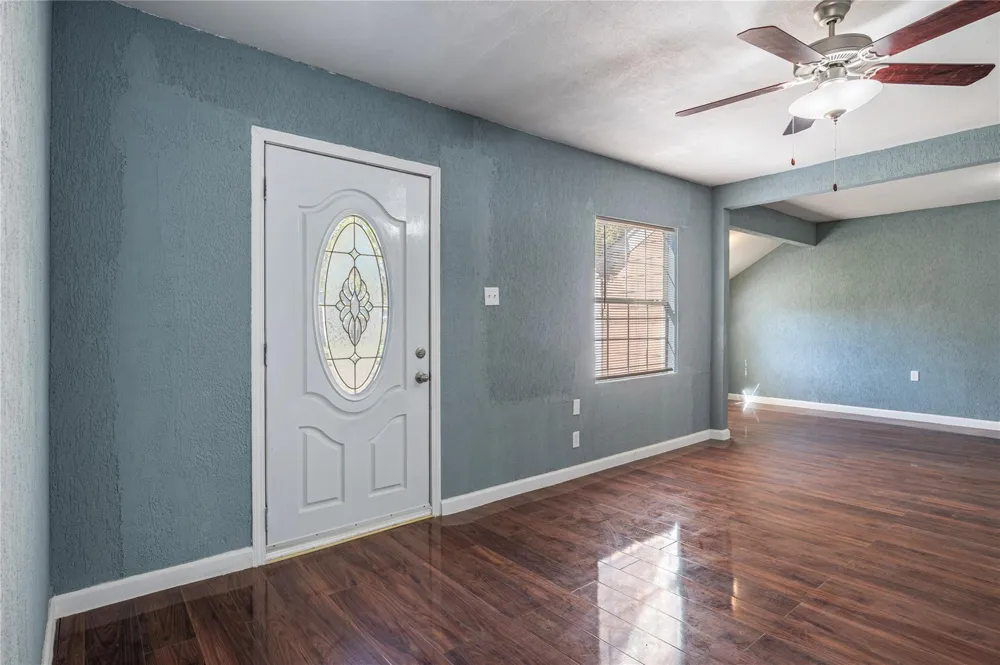 715 Center Street Pasadena, TX 77506