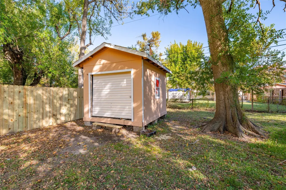 715 Center Street Pasadena, TX 77506