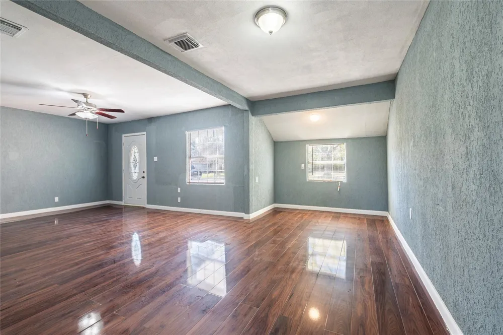 715 Center Street Pasadena, TX 77506