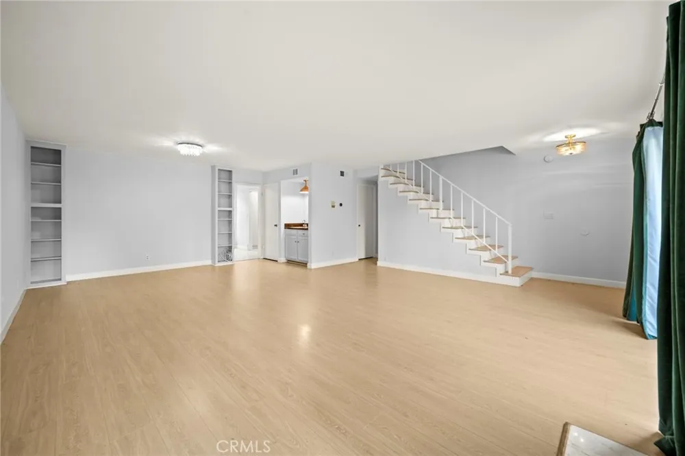 5115 Kester #7 Sherman Oaks, CA 91403