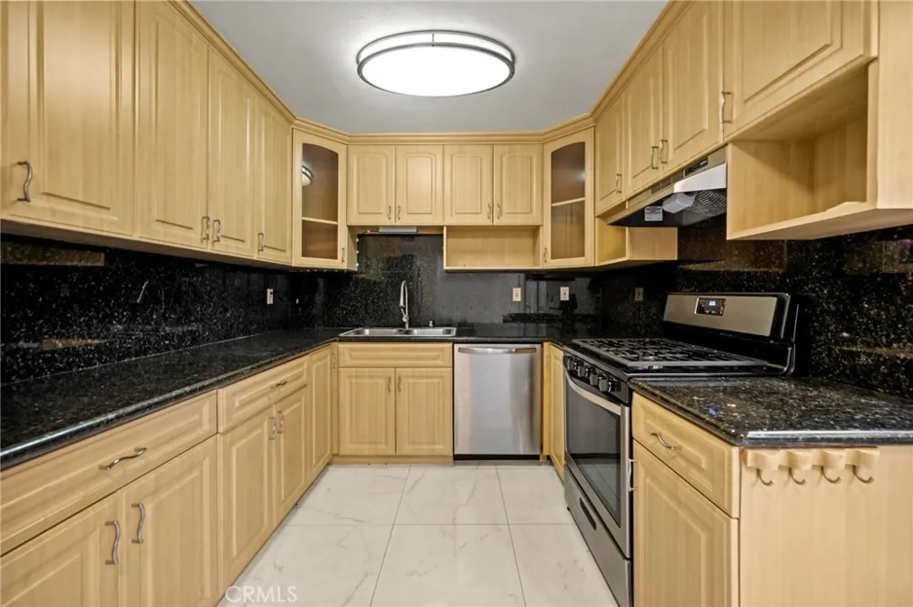 5115 Kester #7 Sherman Oaks, CA 91403