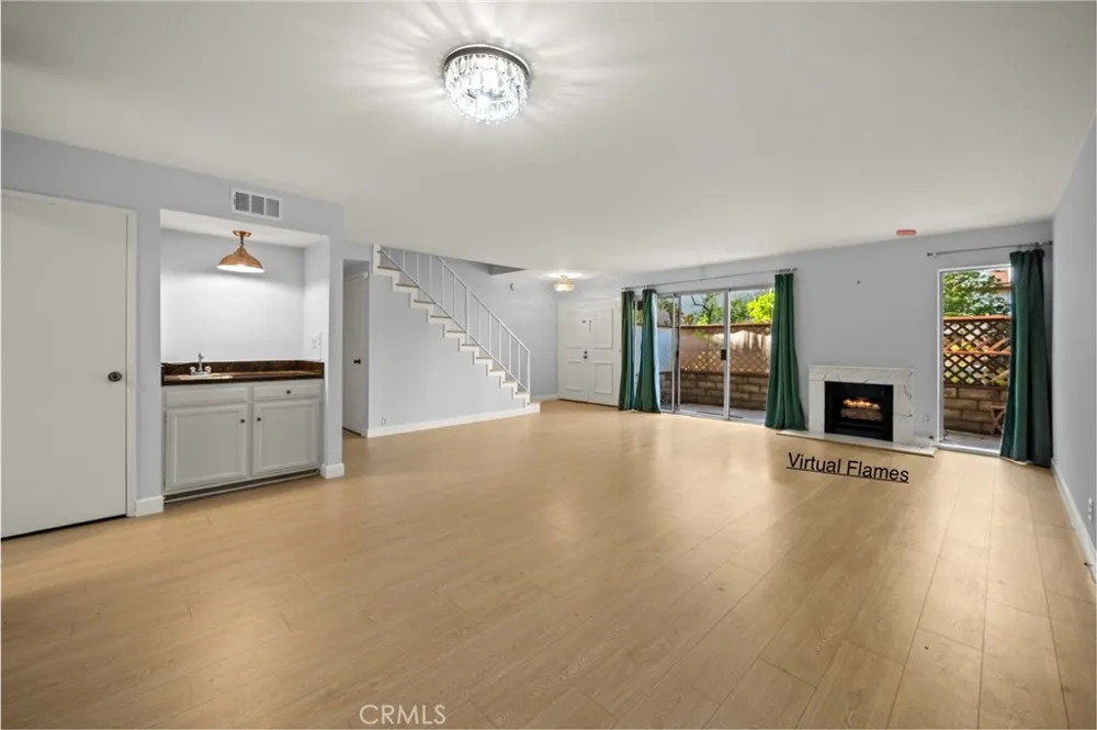 5115 Kester #7 Sherman Oaks, CA 91403