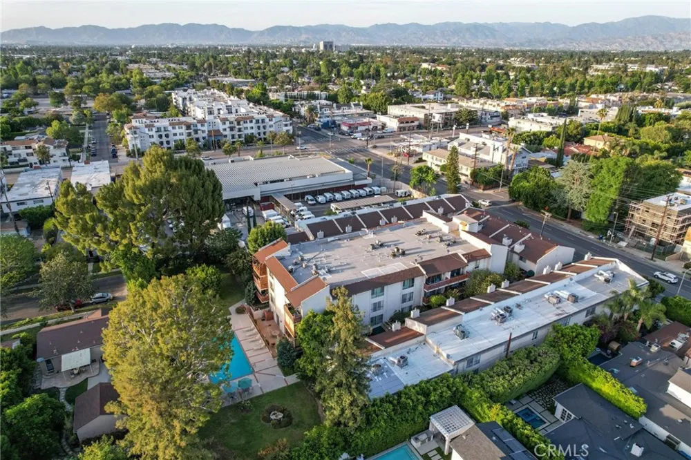 5115 Kester #7 Sherman Oaks, CA 91403