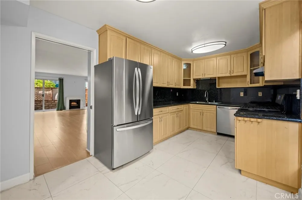 5115 Kester #7 Sherman Oaks, CA 91403