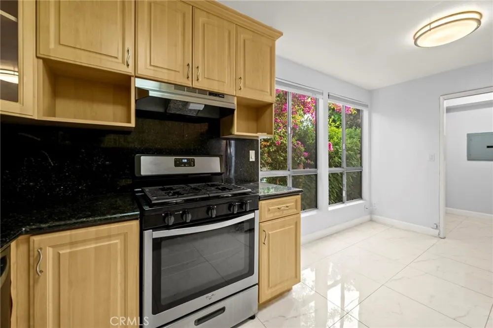 5115 Kester #7 Sherman Oaks, CA 91403