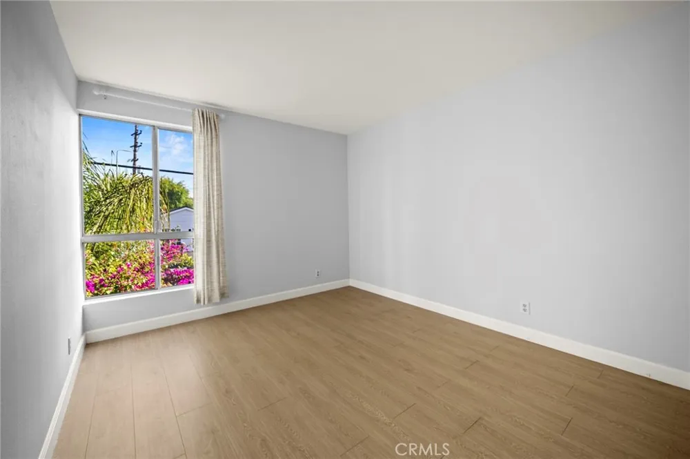 5115 Kester #7 Sherman Oaks, CA 91403