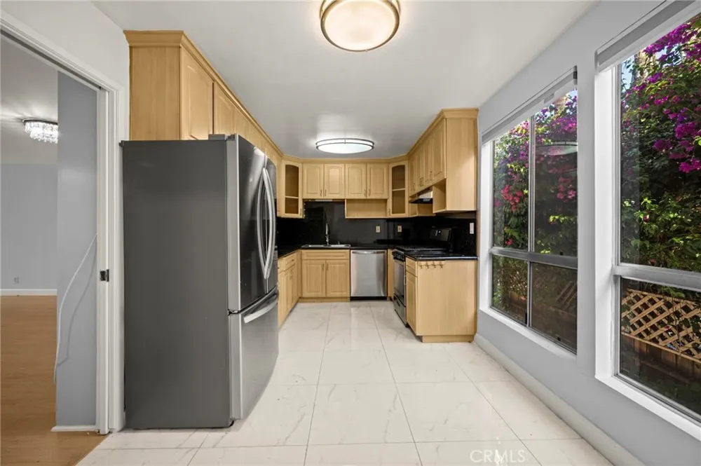 5115 Kester #7 Sherman Oaks, CA 91403