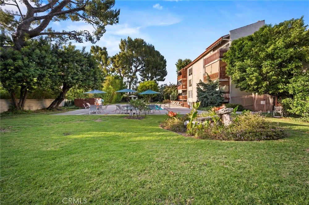 5115 Kester #7 Sherman Oaks, CA 91403