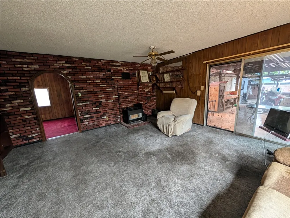 3816 Walnut Lynwood, CA 90262