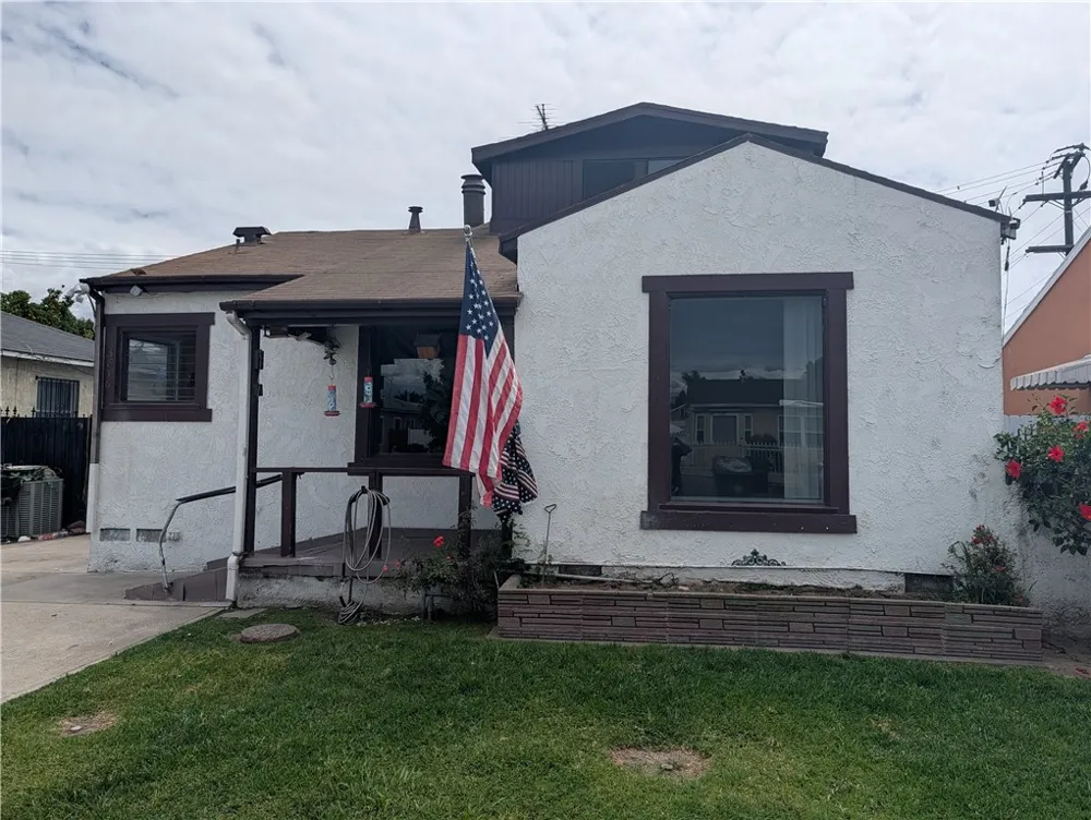 3816 Walnut Lynwood, CA 90262