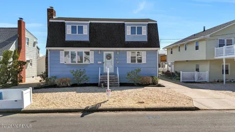 274 S 1st Street