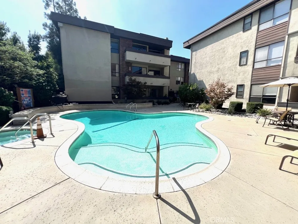700 S Lake Avenue #111 Pasadena, CA 91106