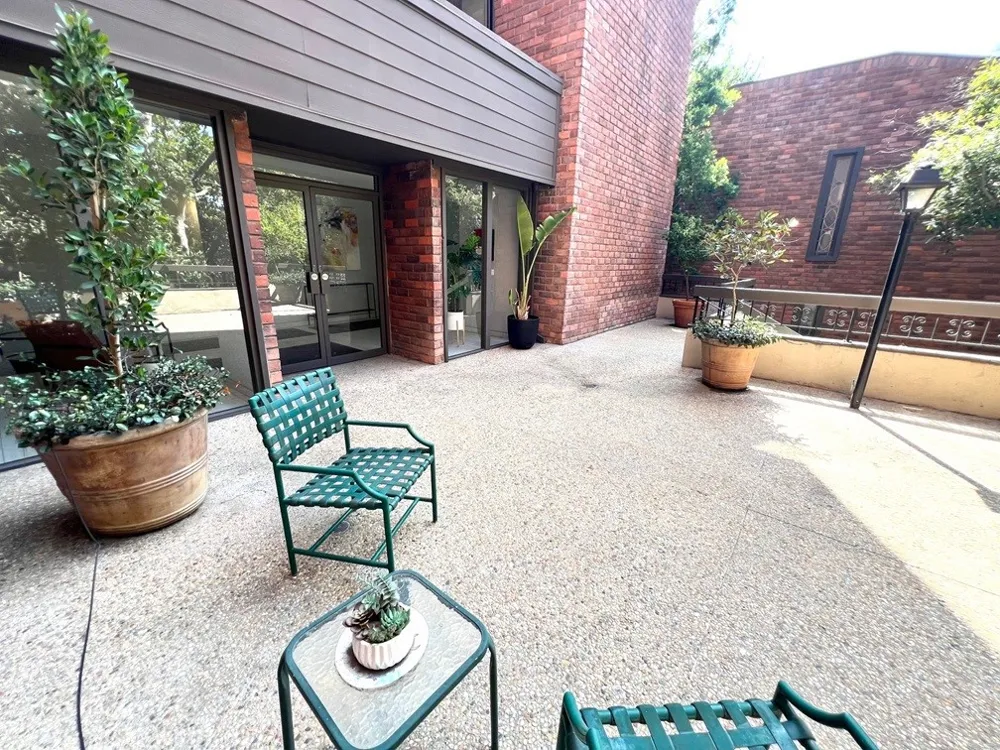 700 S Lake Avenue #111 Pasadena, CA 91106