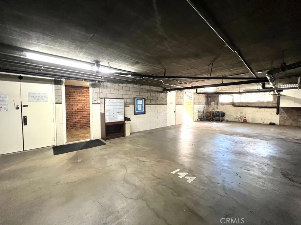 700 S Lake Avenue #111 Pasadena, CA 91106