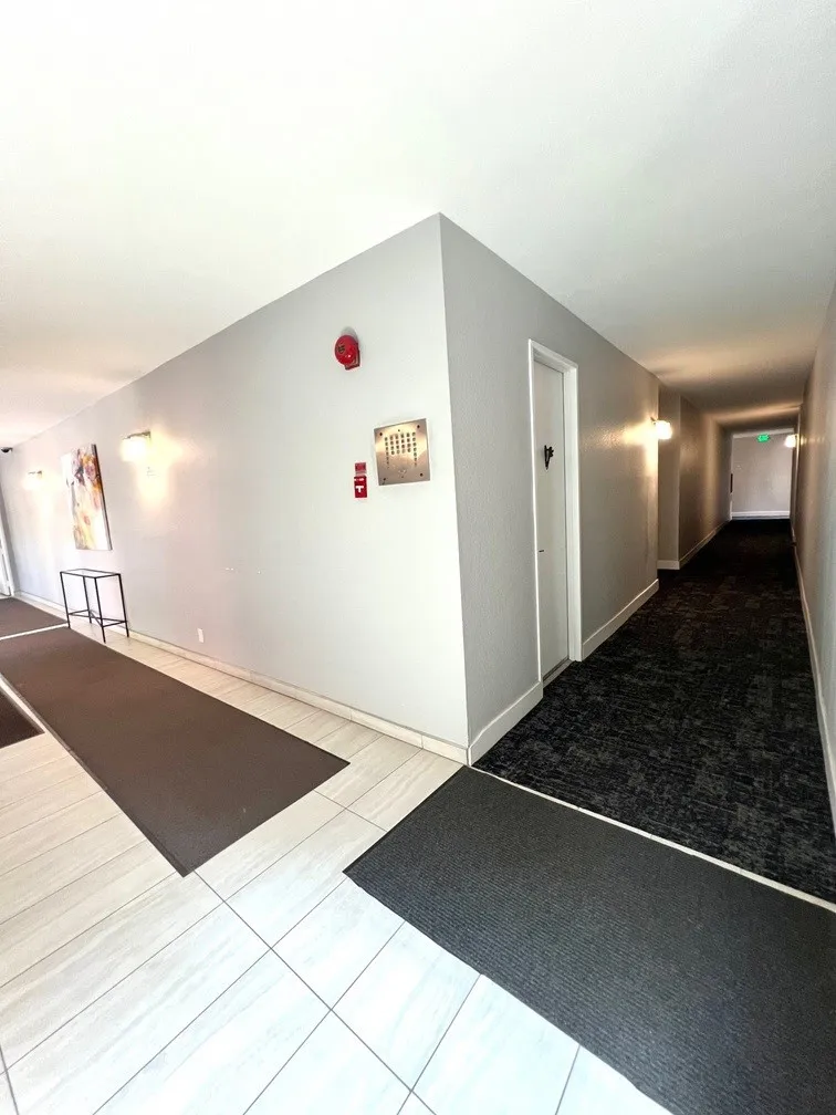 700 S Lake Avenue #111 Pasadena, CA 91106
