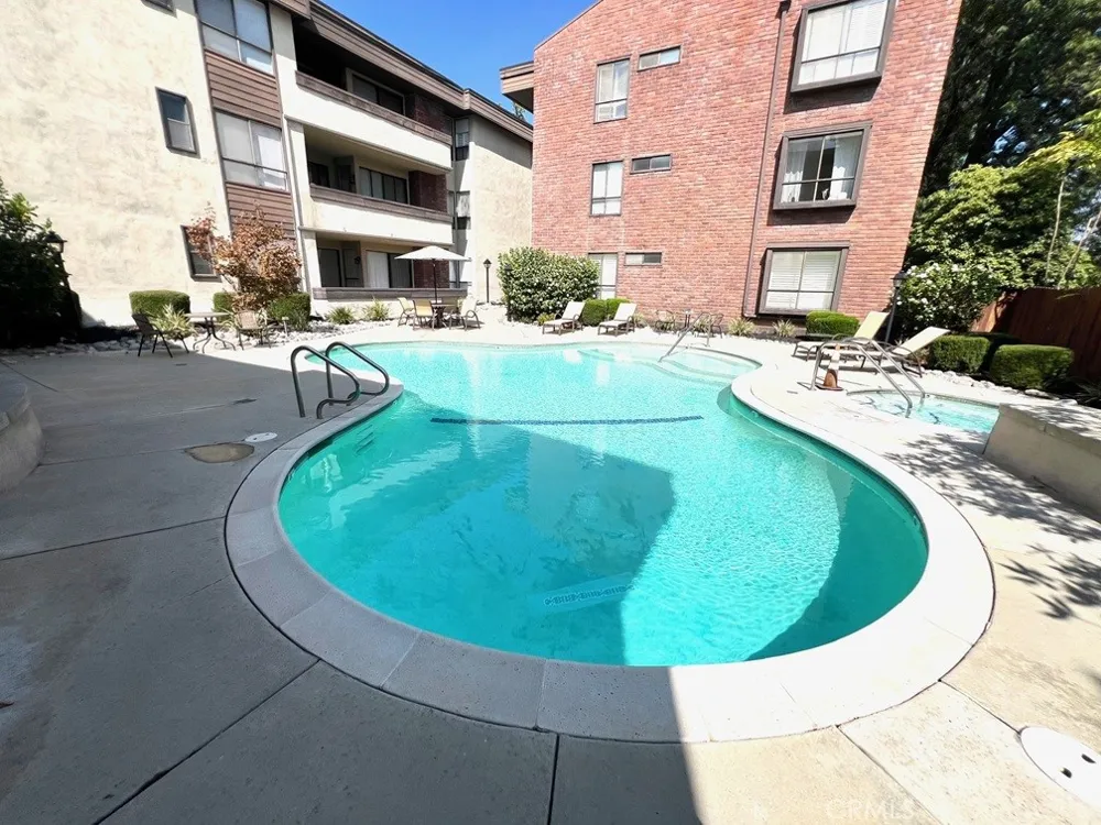 700 S Lake Avenue #111 Pasadena, CA 91106