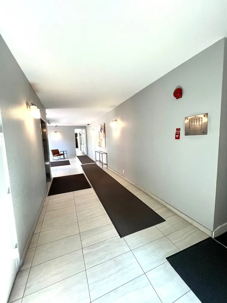 700 S Lake Avenue #111 Pasadena, CA 91106