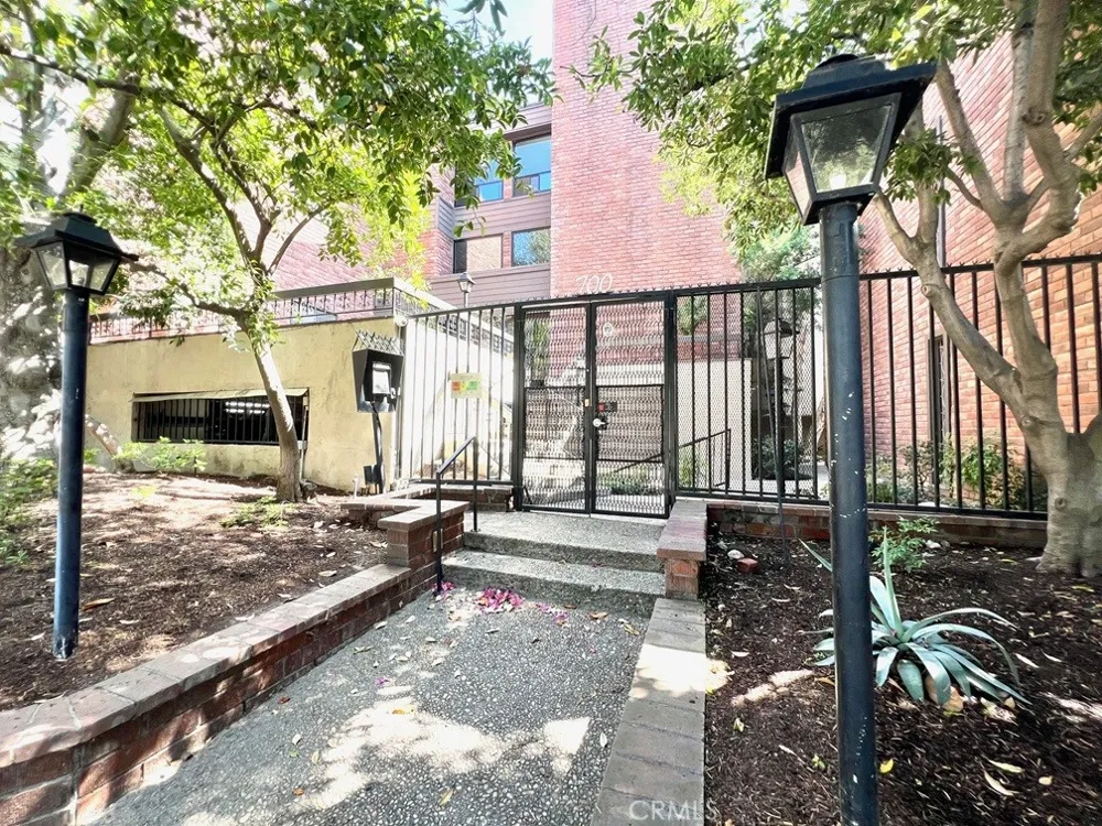700 S Lake Avenue #111 Pasadena, CA 91106