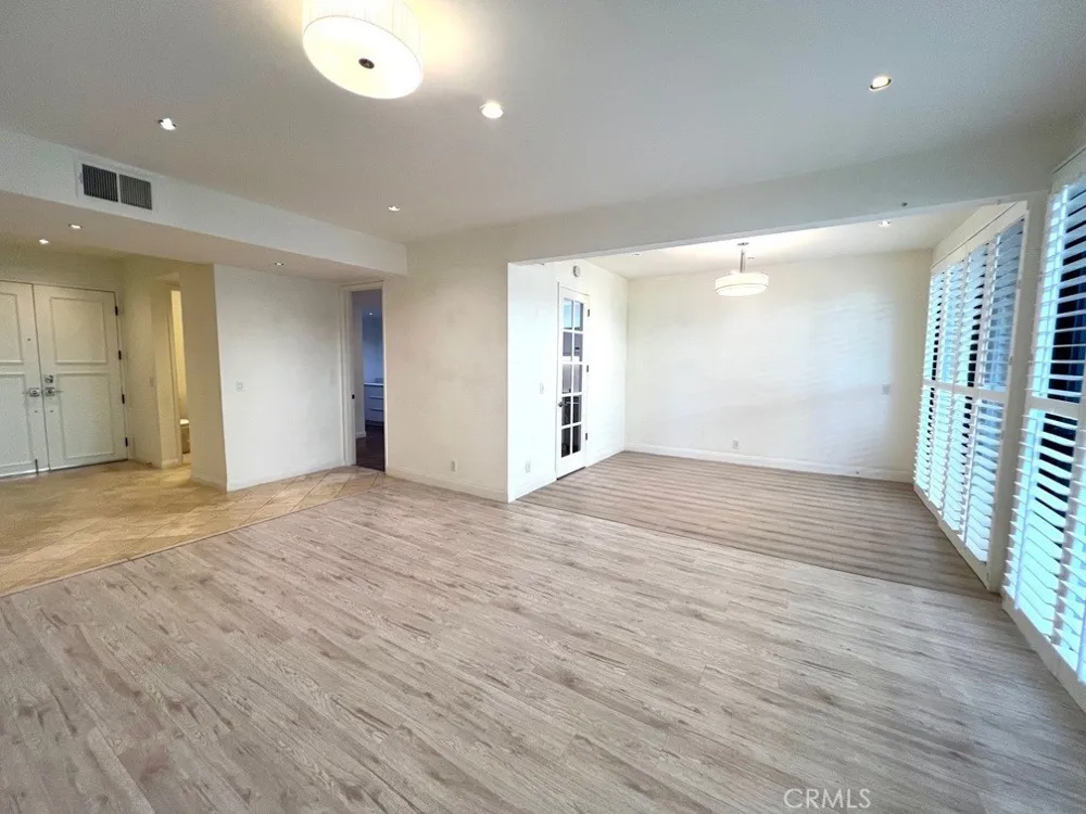 700 S Lake Avenue #111 Pasadena, CA 91106