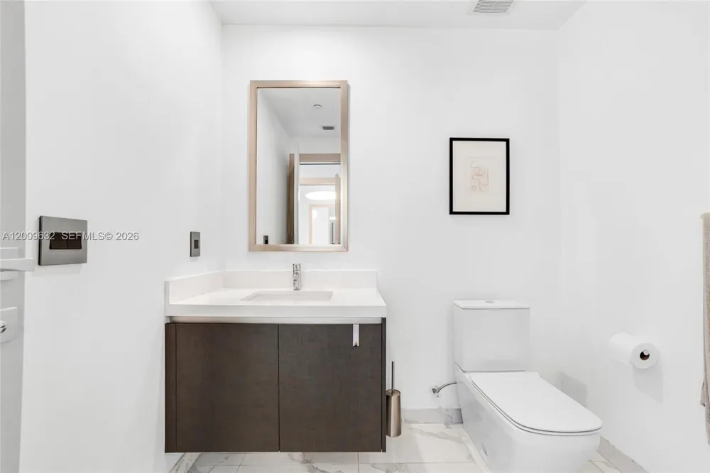 851 NE 1st Ave #1408 Miami, FL 33132