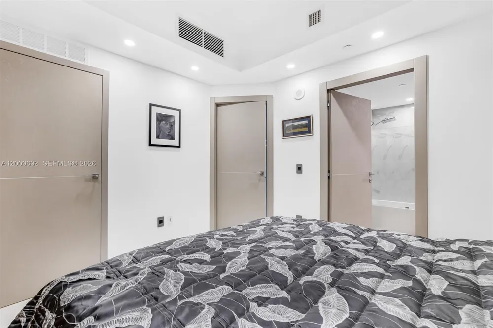 851 NE 1st Ave #1408 Miami, FL 33132