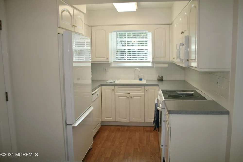 16 Apple Drive Spring Lake Heights, NJ 07762