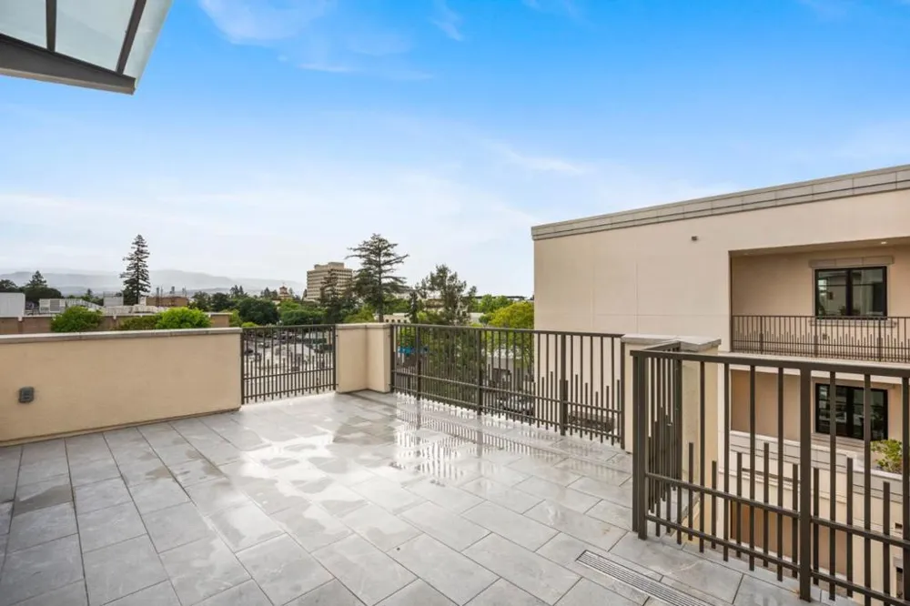 237 Hope Street Mountain View, CA 94041