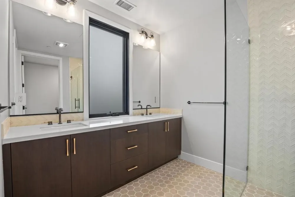 237 Hope Street Mountain View, CA 94041