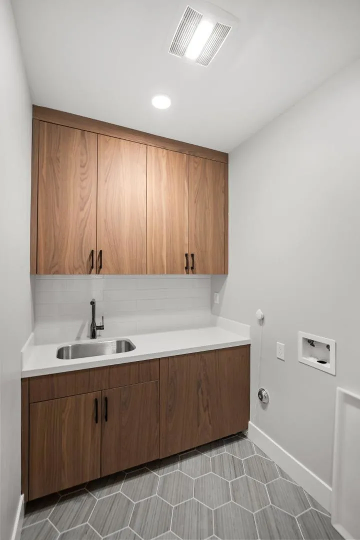 237 Hope Street Mountain View, CA 94041