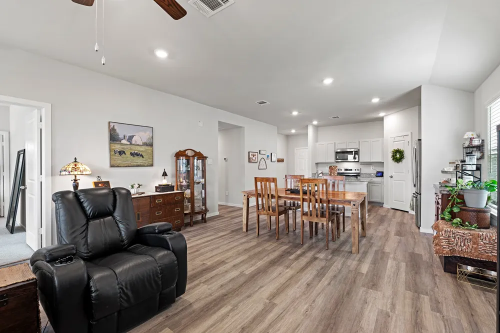 405 Perry Place Rockdale, TX 76567