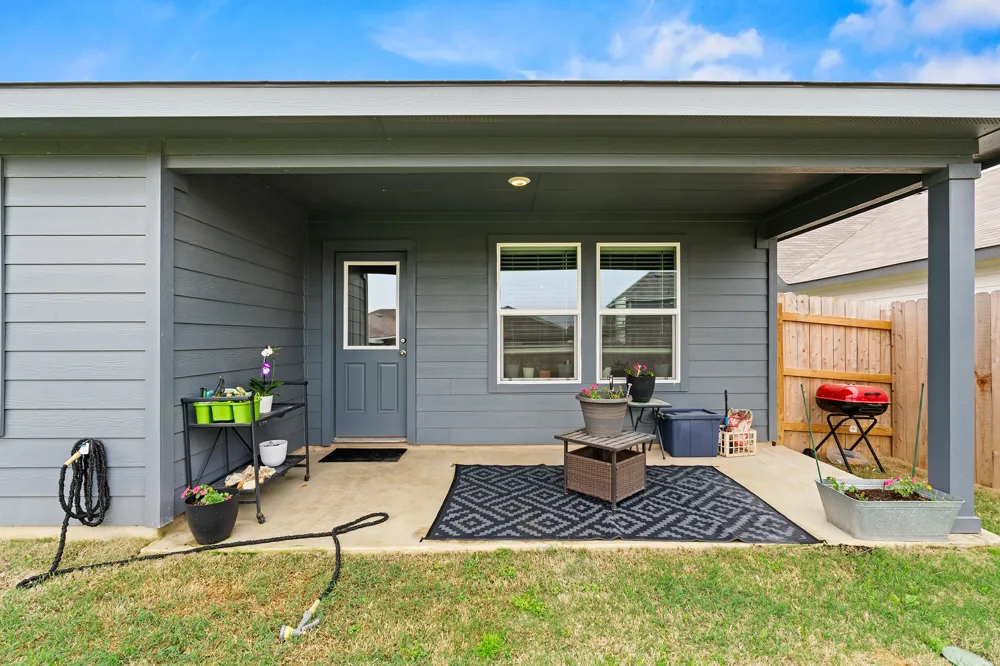 405 Perry Place Rockdale, TX 76567