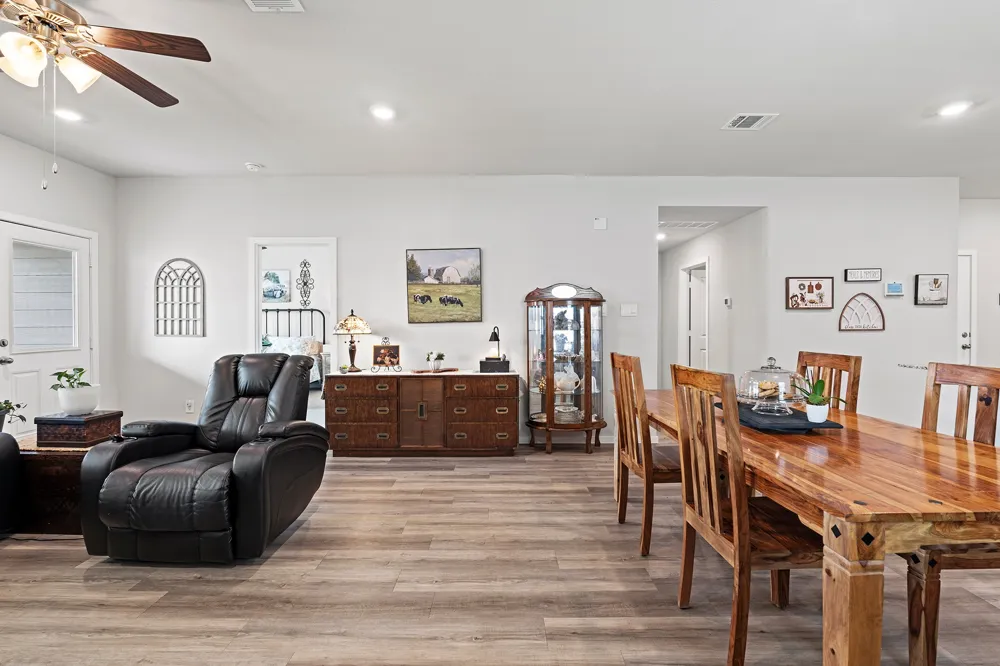 405 Perry Place Rockdale, TX 76567