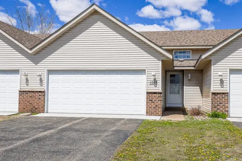 1215 West Edge Place