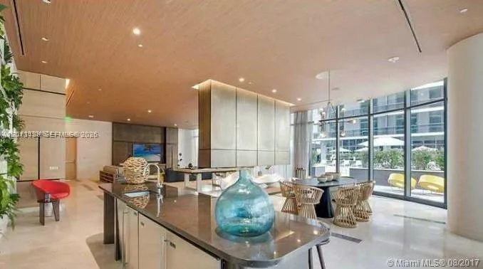 45 SW 9 st #1907 Miami, FL 33130