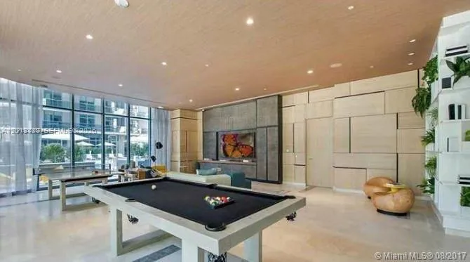 45 SW 9 st #1907 Miami, FL 33130