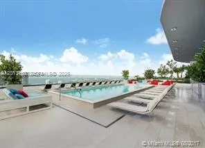 45 SW 9 st #1907 Miami, FL 33130