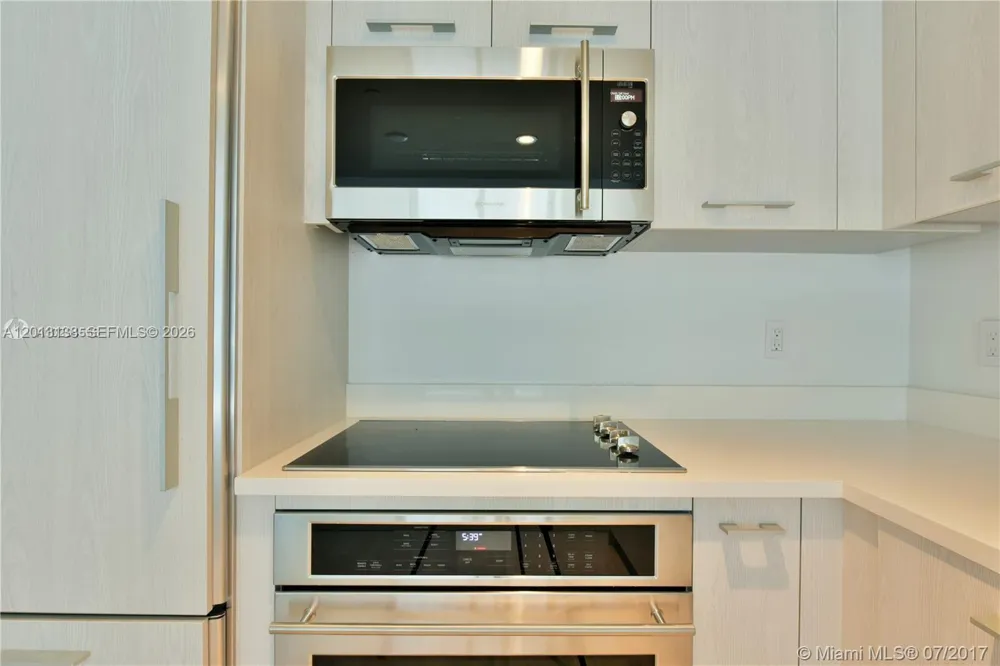 45 SW 9 st #1907 Miami, FL 33130