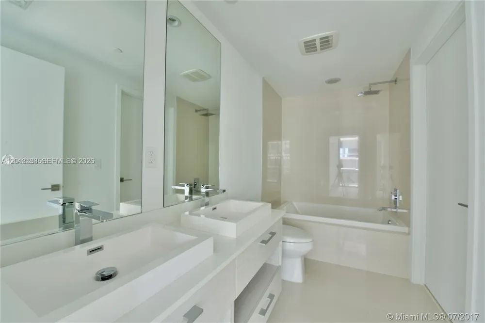 45 SW 9 st #1907 Miami, FL 33130